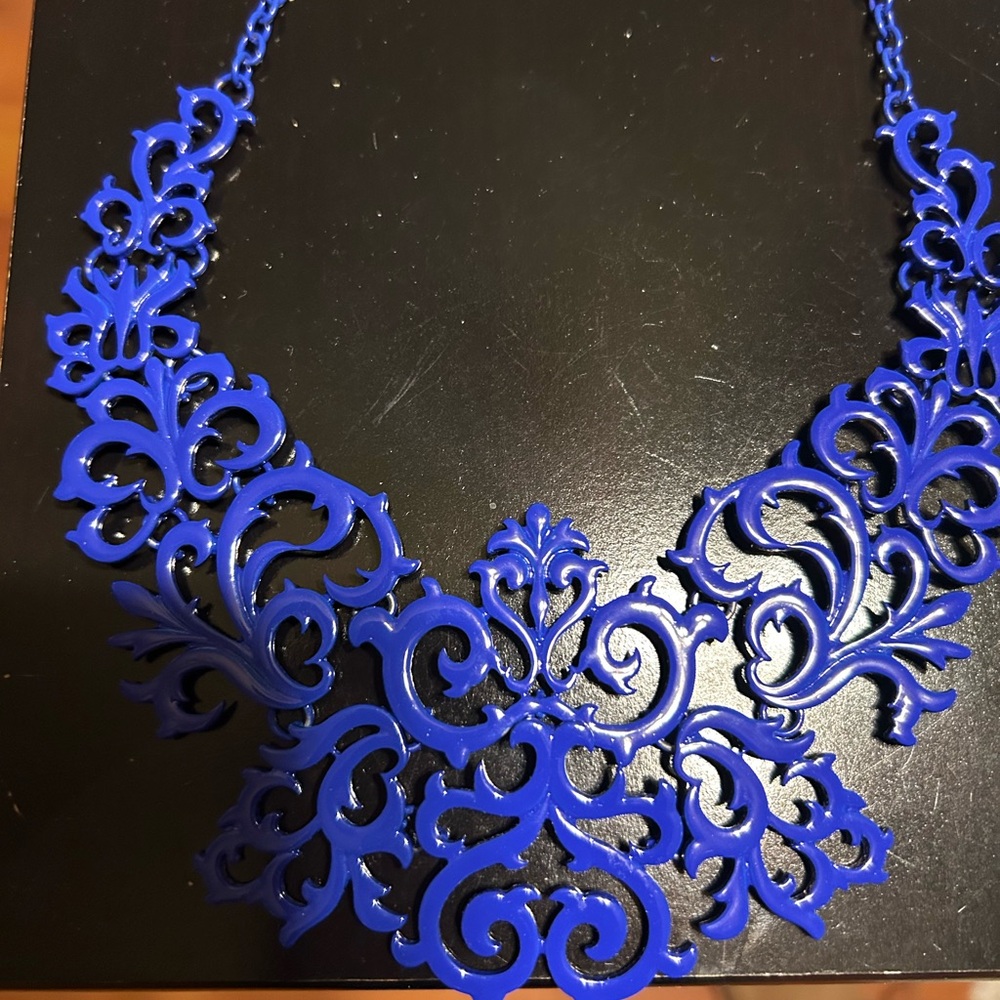Elegant Blue Statement Necklace